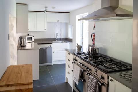 Charlestown Cottage, Woodburner, Gardens & Parking 외부 사진