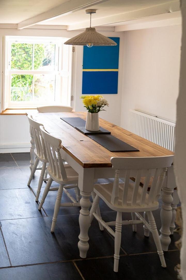 Charlestown Cottage, Woodburner, Gardens & Parking 외부 사진