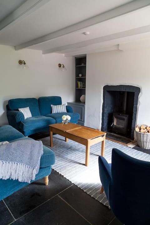 Charlestown Cottage, Woodburner, Gardens & Parking 외부 사진