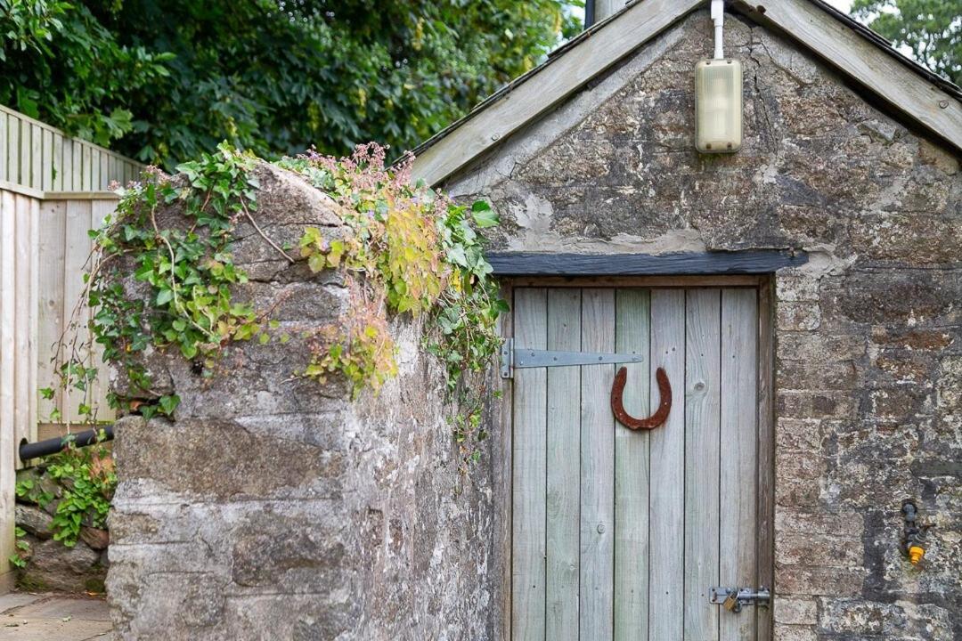 Charlestown Cottage, Woodburner, Gardens & Parking 외부 사진